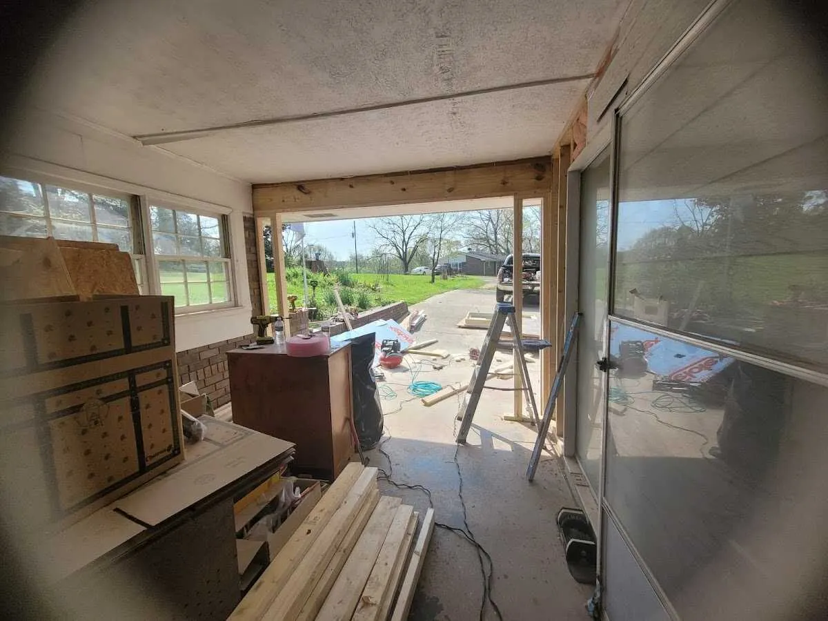 Air movers and dehumidifier for Water Mitigation Services in Freeport